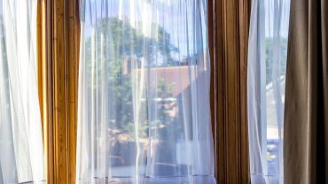 How To Whiten Net Curtains With Steradent?